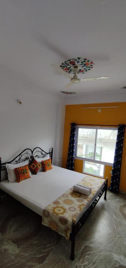 Krishna Stay Guest House Udaipur Extérieur photo