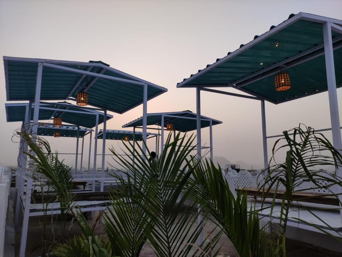 Krishna Stay Guest House Udaipur Extérieur photo