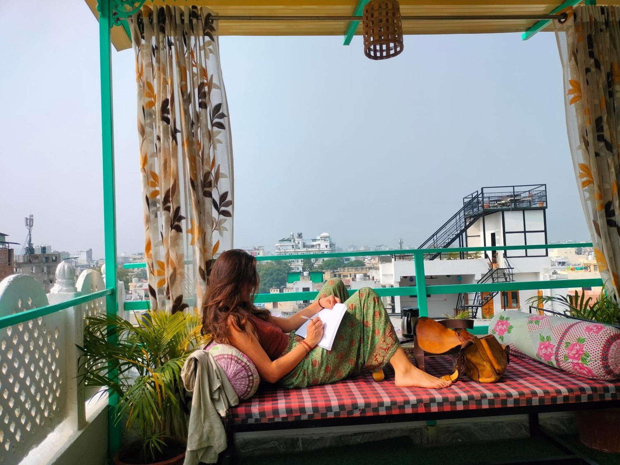 Krishna Stay Guest House Udaipur Extérieur photo