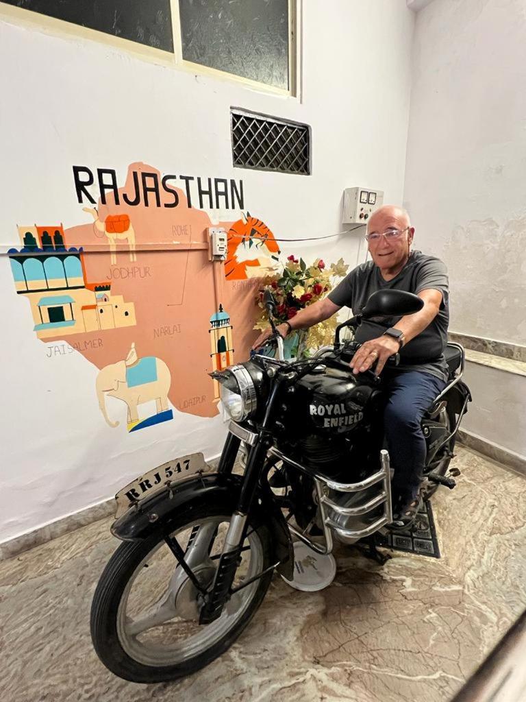 Krishna Stay Guest House Udaipur Extérieur photo