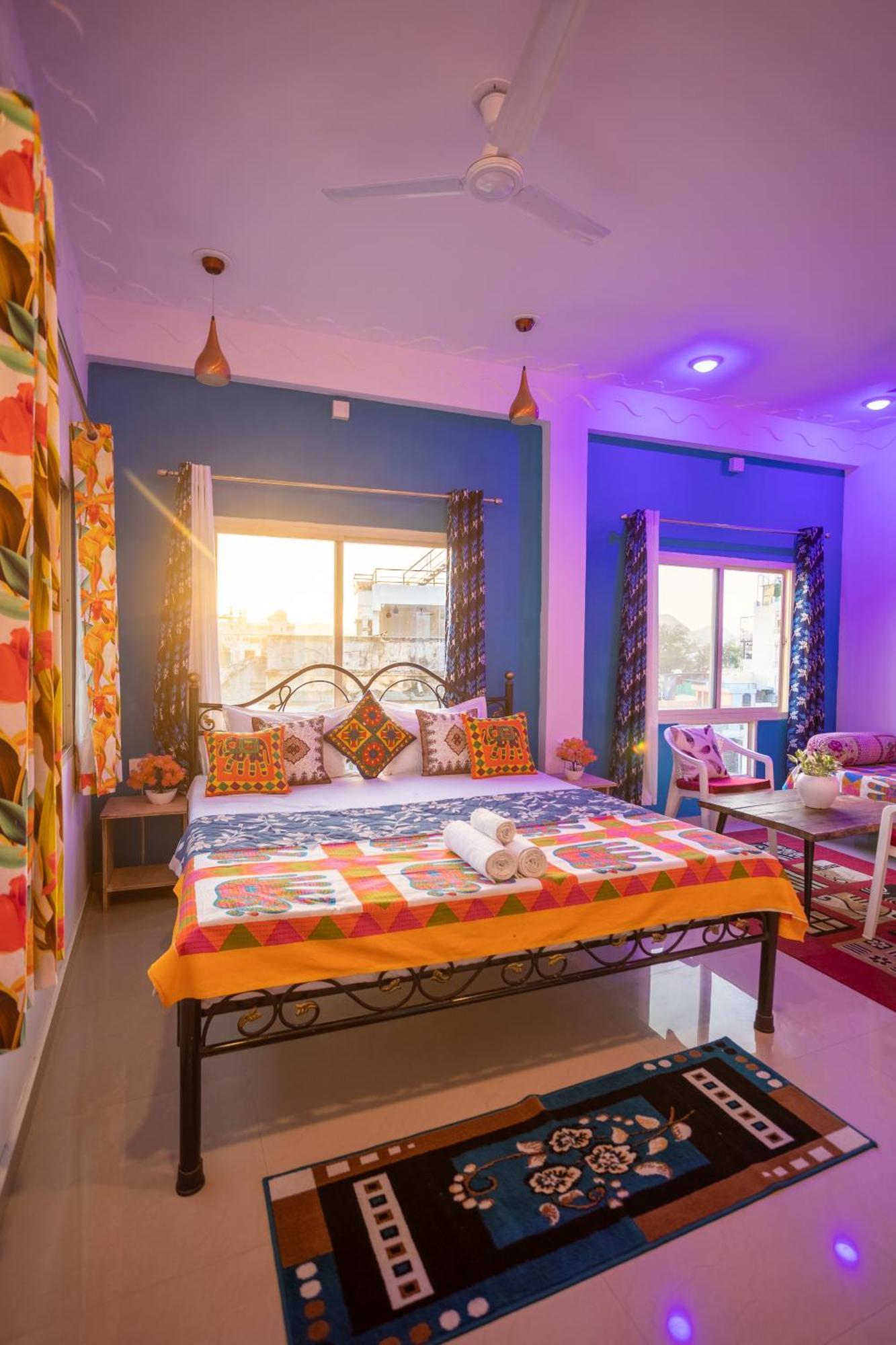 Krishna Stay Guest House Udaipur Extérieur photo