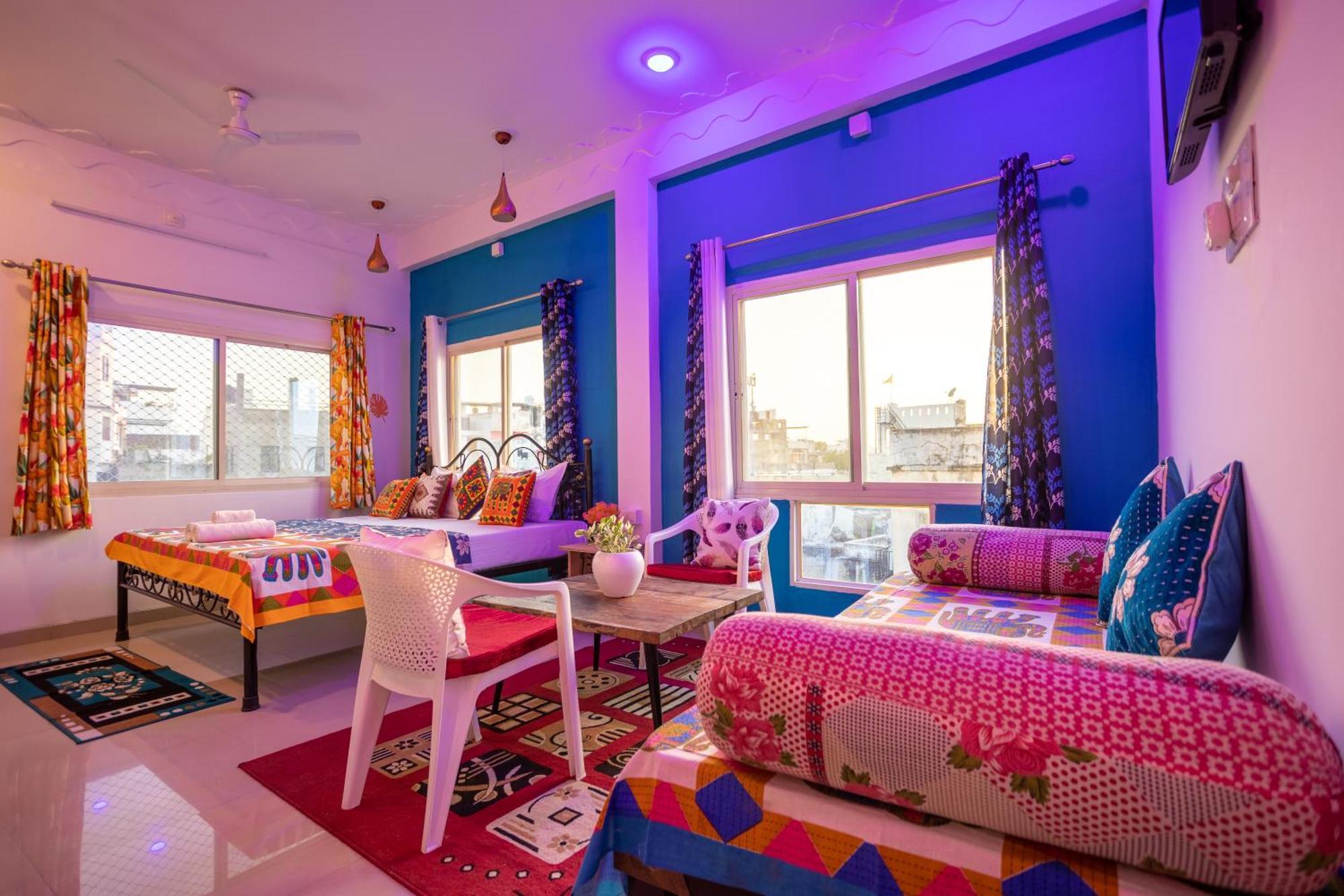 Krishna Stay Guest House Udaipur Extérieur photo