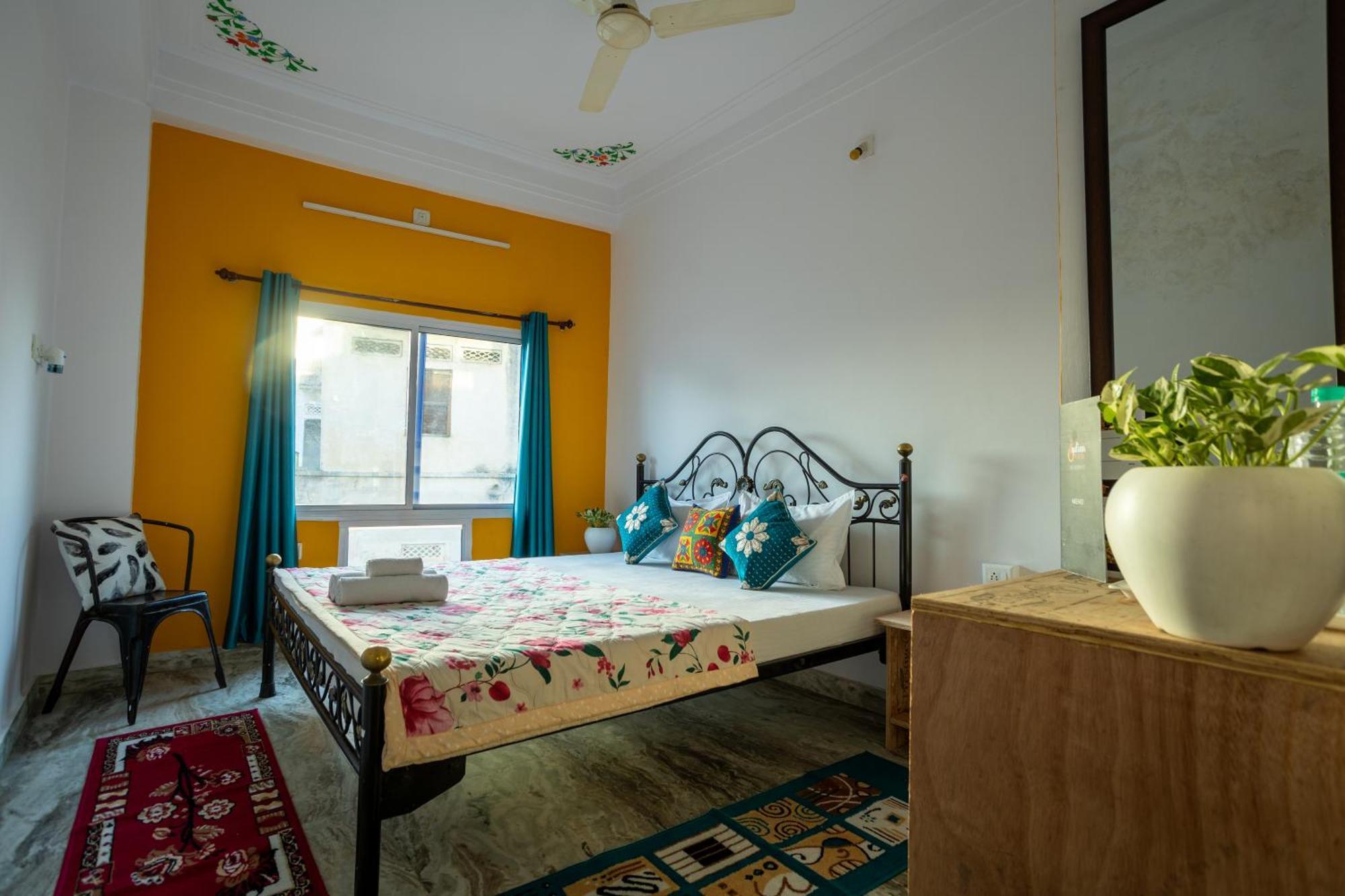 Krishna Stay Guest House Udaipur Extérieur photo